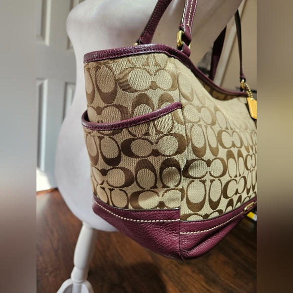 COACH AUTHENTIC F23297 PARK CARRIE SIGNATURE SATCHEL BURGUNDY COLOR PREOWNED - Picture 6 of 15